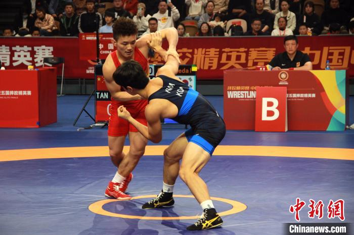 2024中国与中亚五国摔跤精英赛在陕西体育馆盛大