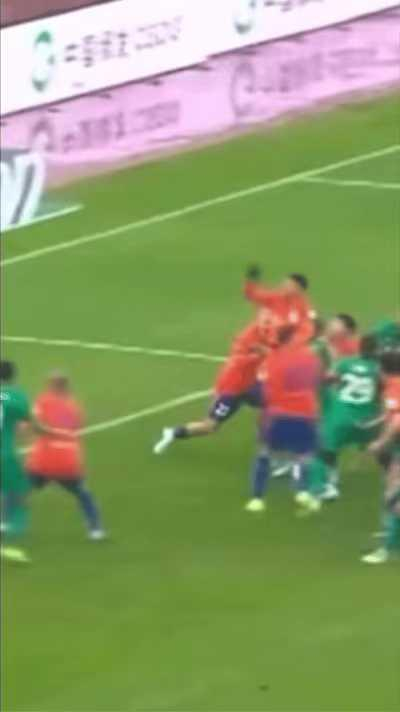 京鲁大战VAR失灵转播双标引争议