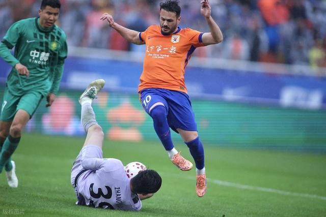 京鲁大战VAR失灵转播双标引争议