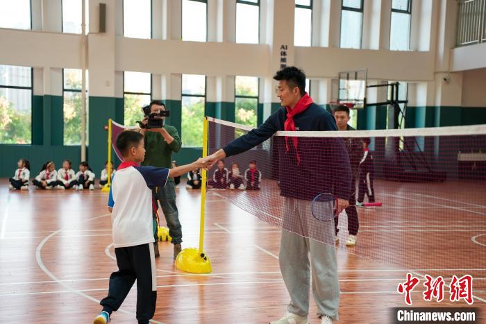 荆州市沙市区打造“羽冠摇篮”城市品牌 全民参