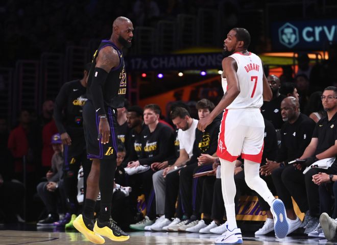 杜兰特复出轰23分创多项季后赛纪录 火箭客场告